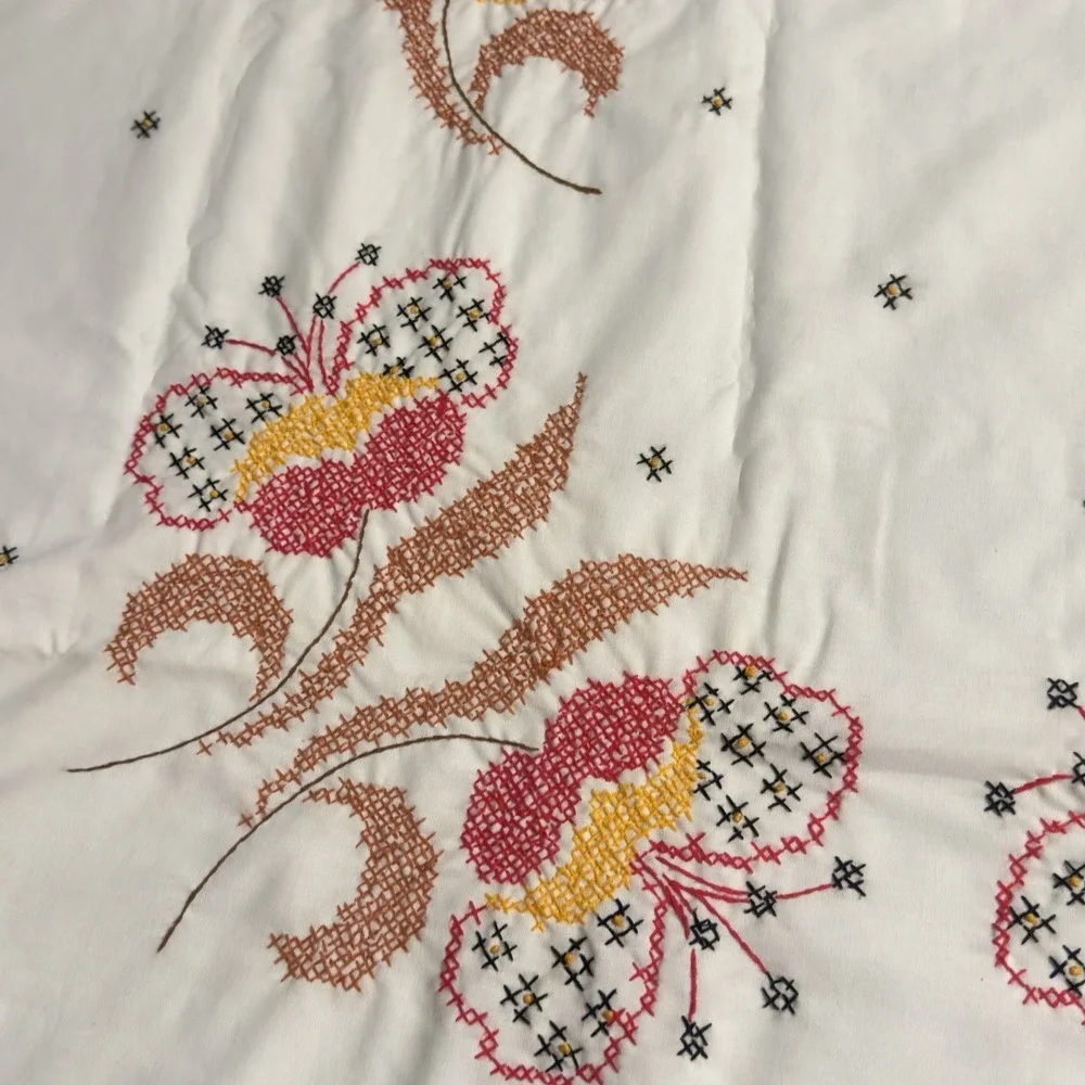 Beautiful Vtg Embroidery Cross-stitch Flower Floral 49
